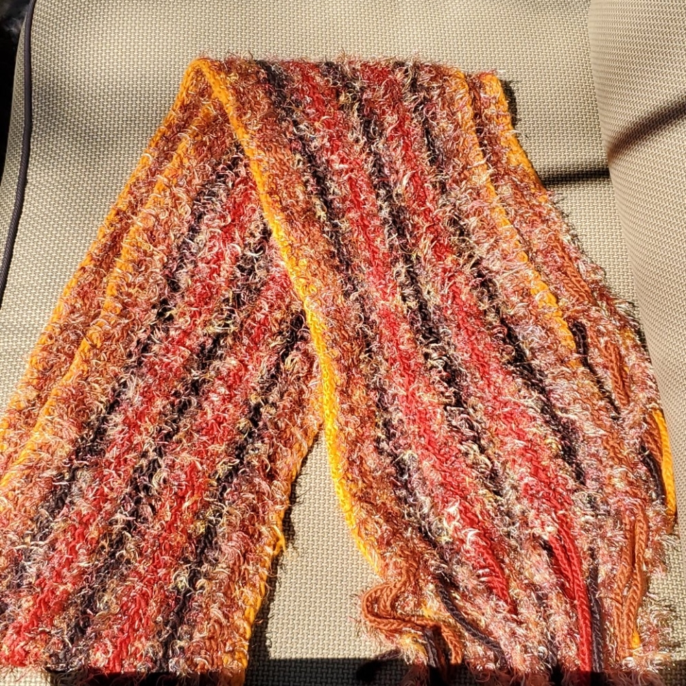 🛍Croft & Barrow striped scarf, looks hand knit, soft!